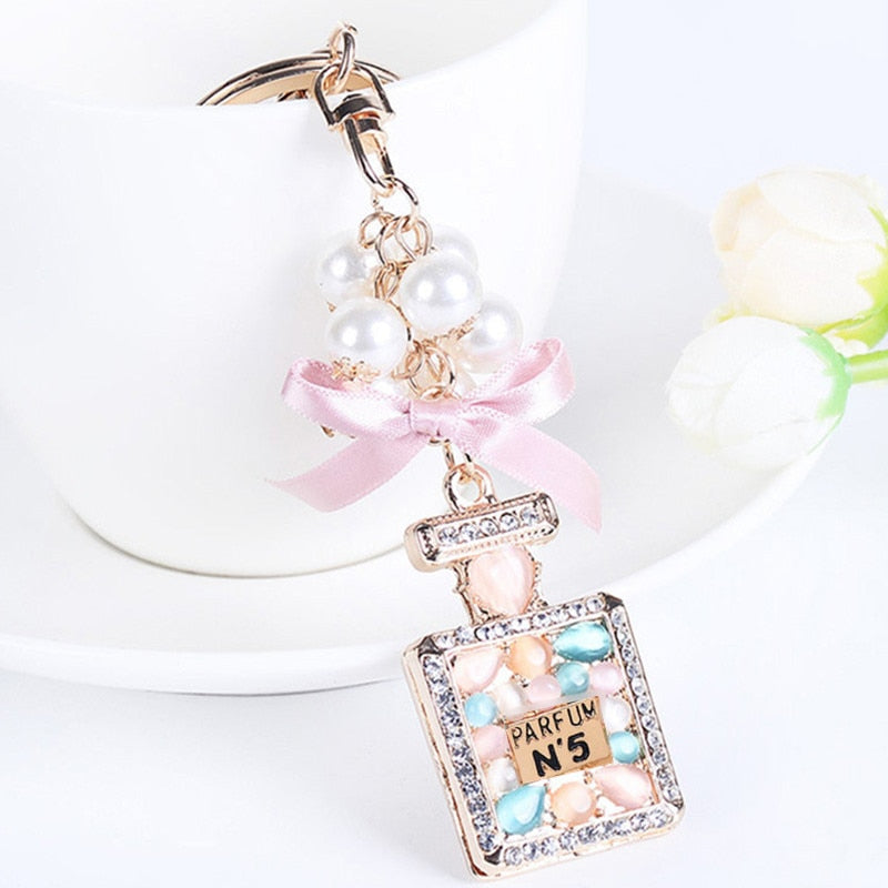 High Quality Women Keychain Fashion Jewelry Bag Charm Rhinestone Opals Keyring Key Holder Creative Perfume Bottle Key Chain Ring