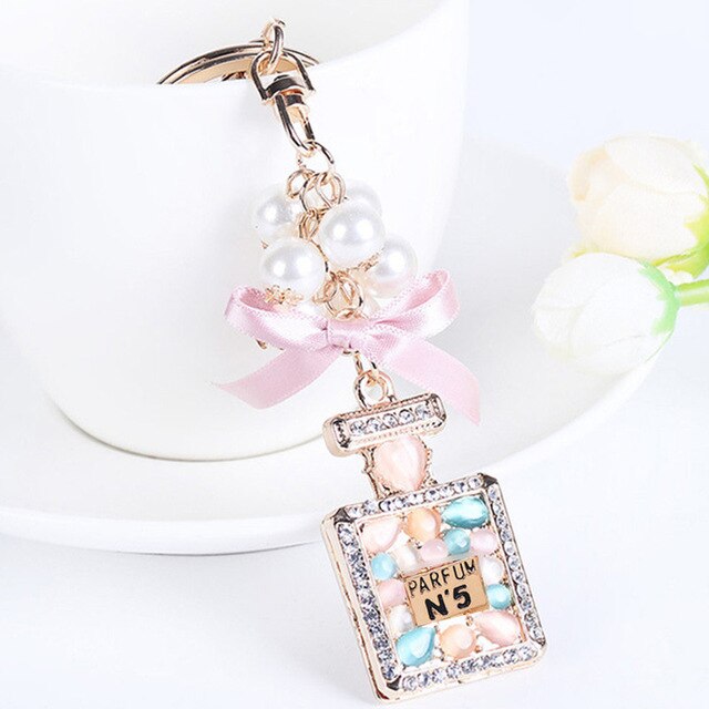 High Quality Women Keychain Fashion Jewelry Bag Charm Rhinestone Opals Keyring Key Holder Creative Perfume Bottle Key Chain Ring